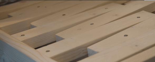 夫妻结婚十年不买房,夫妻俩一年花10万无房贷