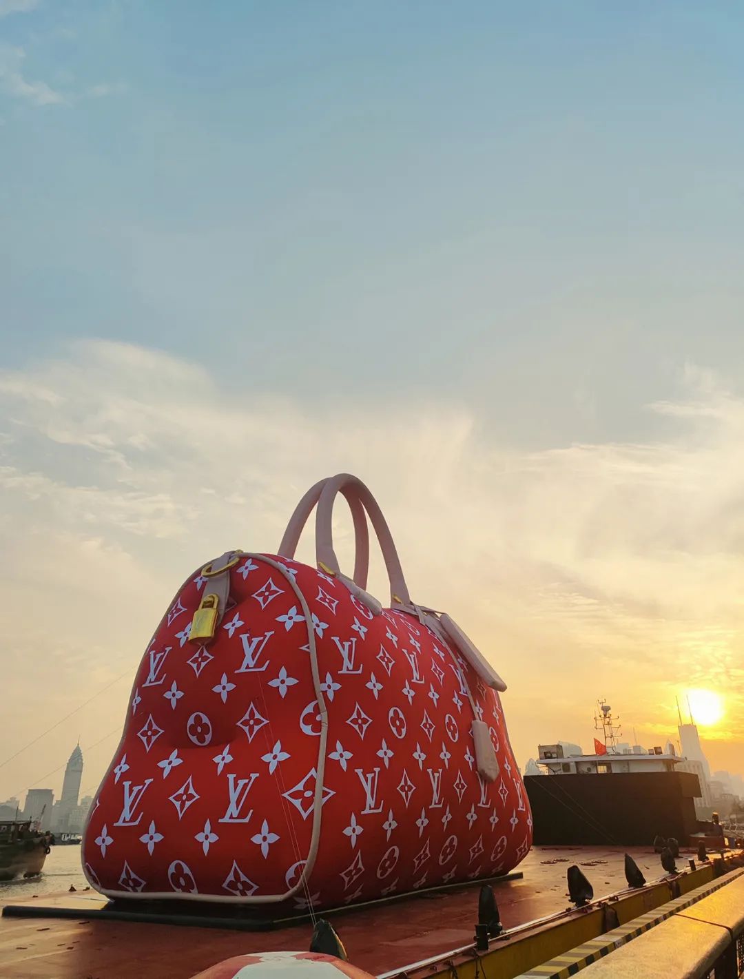 lv最大的贵妇包包,lv最大的斜挎包