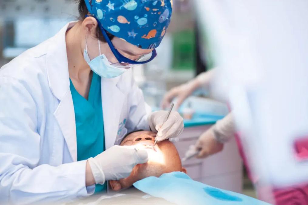 补牙根管治疗放药,做完根管治疗补牙好还是镶牙好