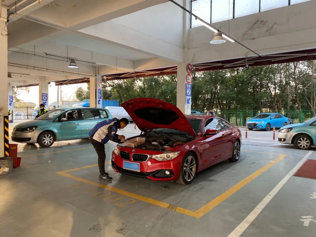 宝马428i硬顶敞篷落地价2022,宝马428i二手车值得买吗