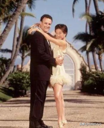 72岁王薇薇哪里人,高龄富婆王薇薇为小男友抛弃丈夫