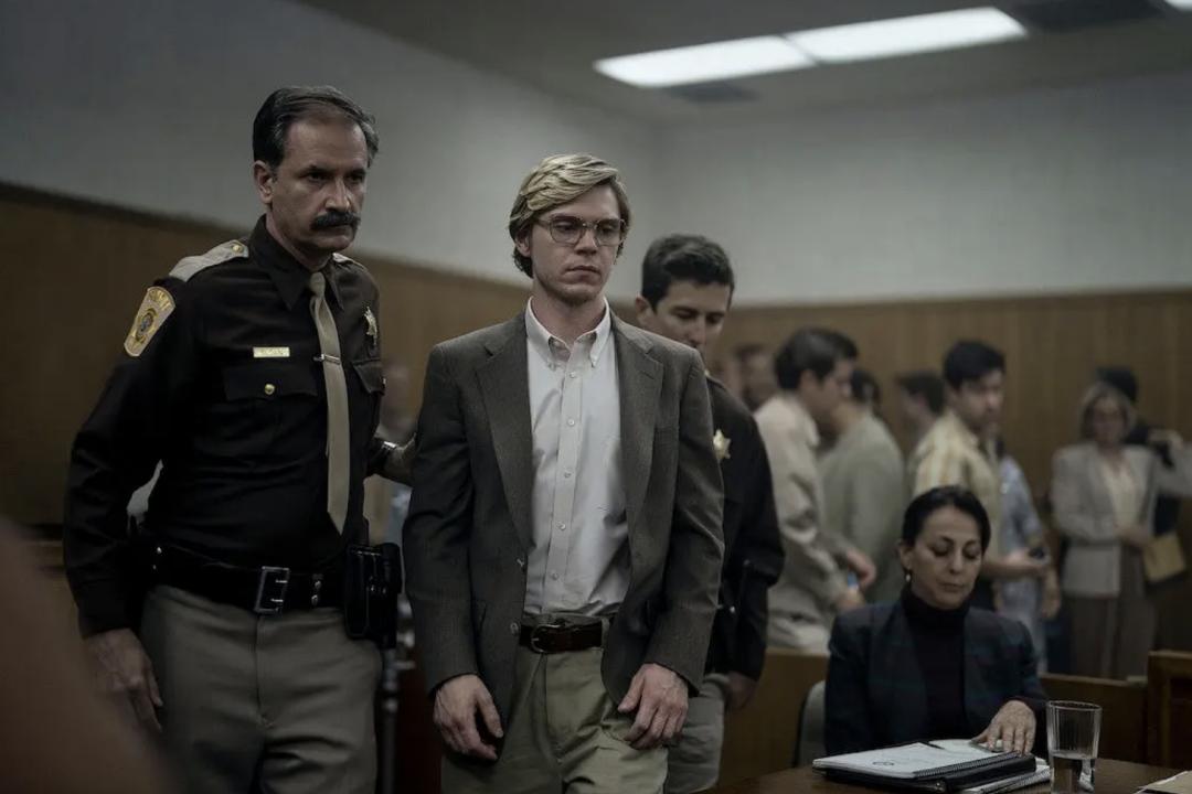 一部连海报都要打马赛克的电影,连海报都要打马赛克