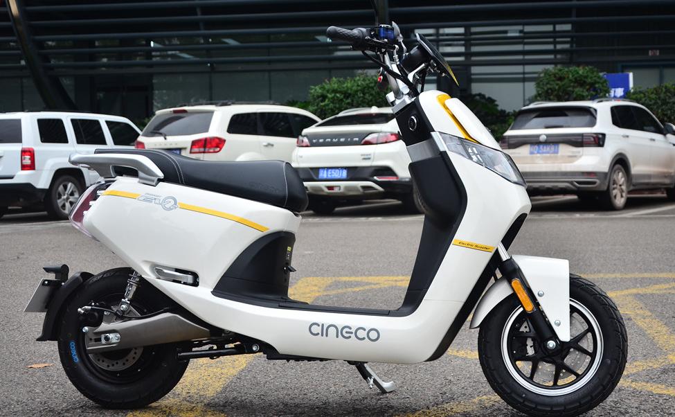 爱玛两款电摩性价比很高,雅迪爱玛台铃电轻摩对比