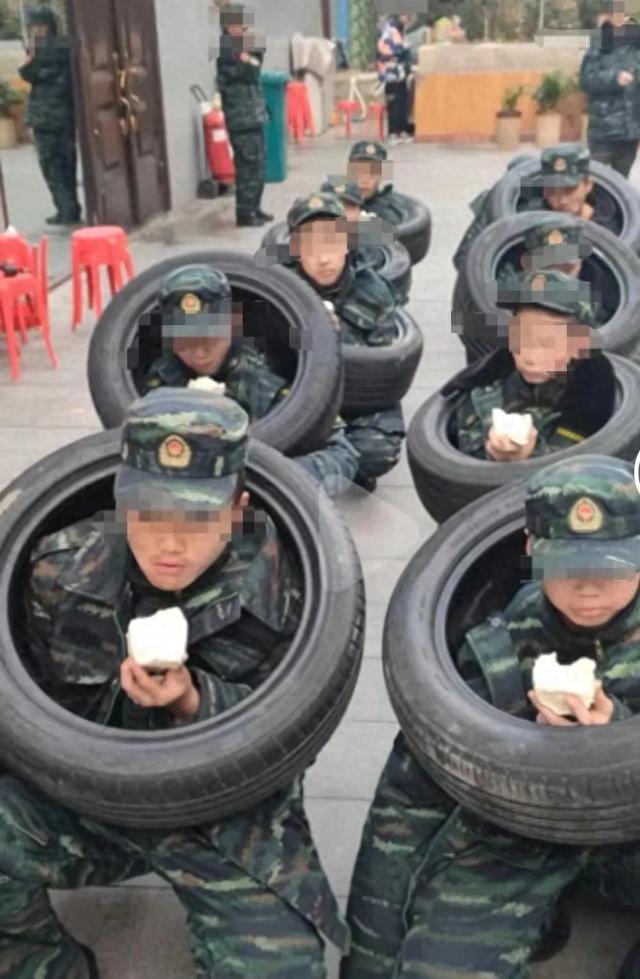 15岁女孩在“网瘾戒毒学校”遭辅导员性侵，学校因丑闻停课两个月