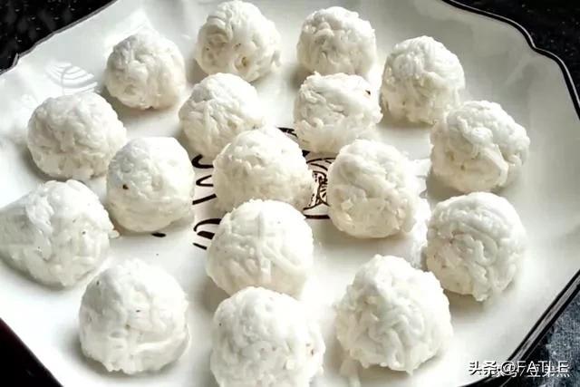 火锅丸子到底是用什么做的,吃火锅的丸子做什么好吃