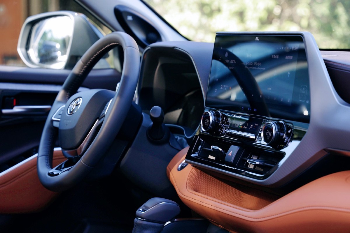 常青树对比汉兰达,新四代汉兰达2023款