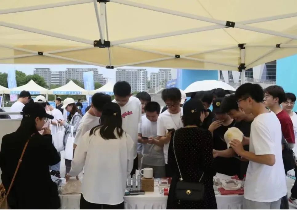 圆满落幕标题,圆满落幕英文