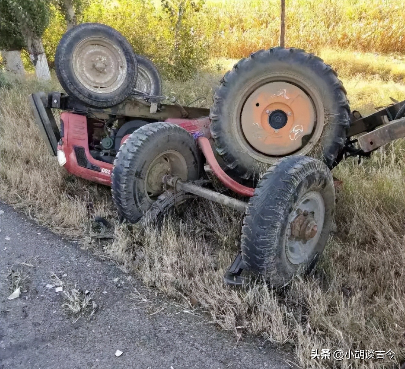 四川父亲忍痛拔掉儿子呼吸机,家人拔掉呼吸机视频