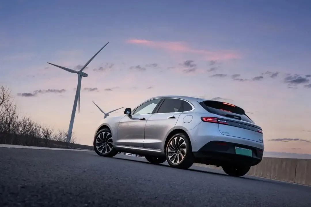 打破续航焦虑解读2024年款,问界m5model3焕新版