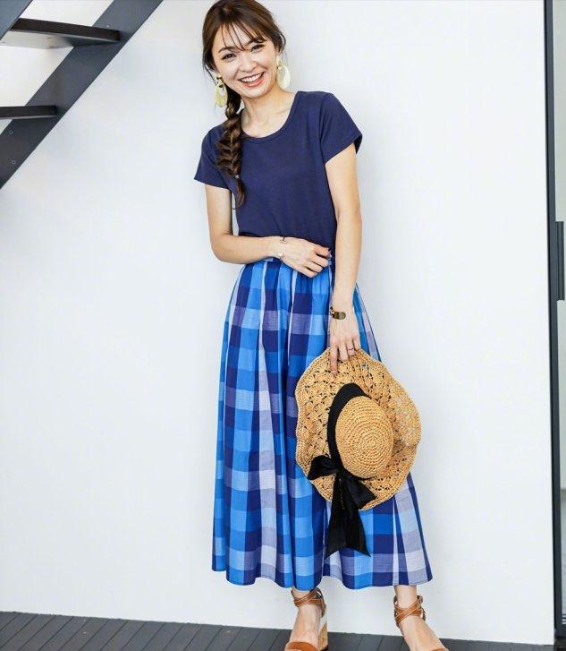 直筒裙和伞裙哪个有气质,伞裙连衣裙蓬蓬裙