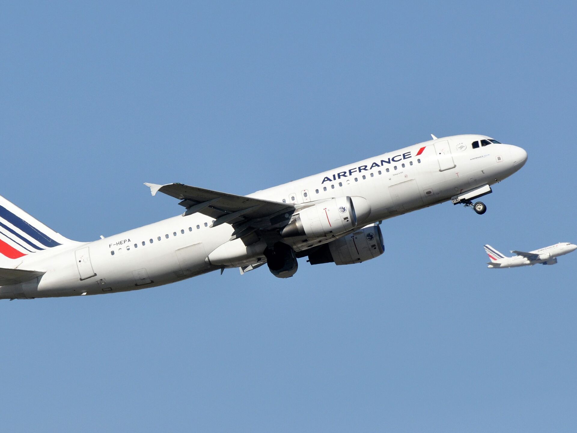 中方祝贺拜登美国的反应,美大国对拜登的态度