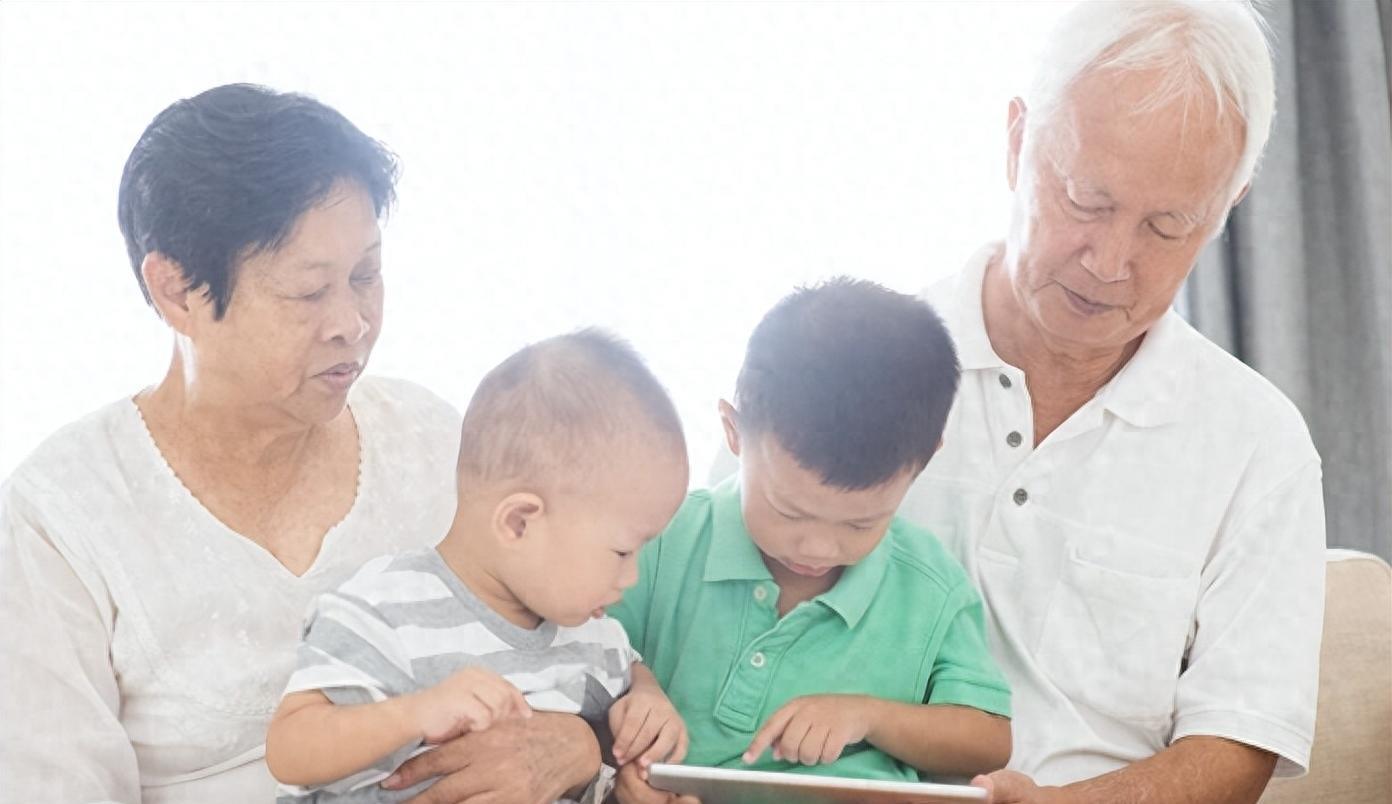 鎯婁汉涓惧姩,鎯婁汉涓惧姩鐭ヤ箮