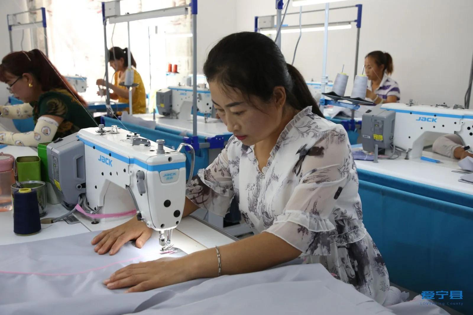 返乡建工厂解决了村民就业,农村扶贫小工厂