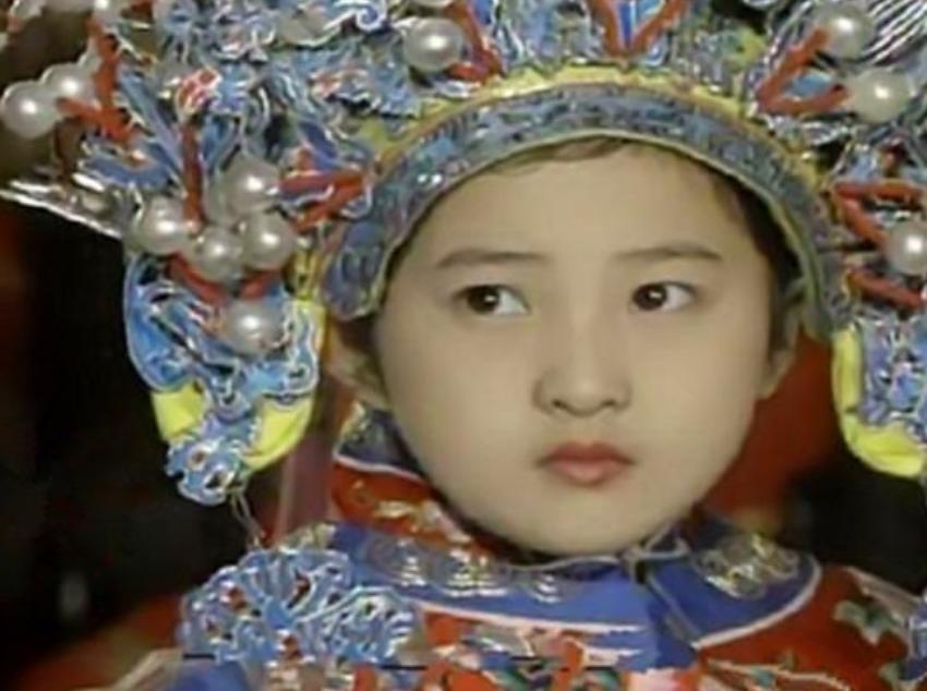 盘点10位童星今昔对比,10位长残的童星今昔对比合集