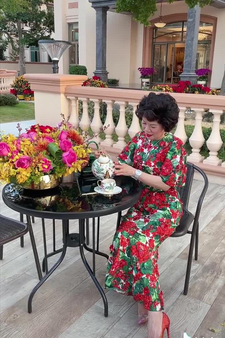 鲍鱼家姐豪宅面积,鲍鱼家姐身价上亿