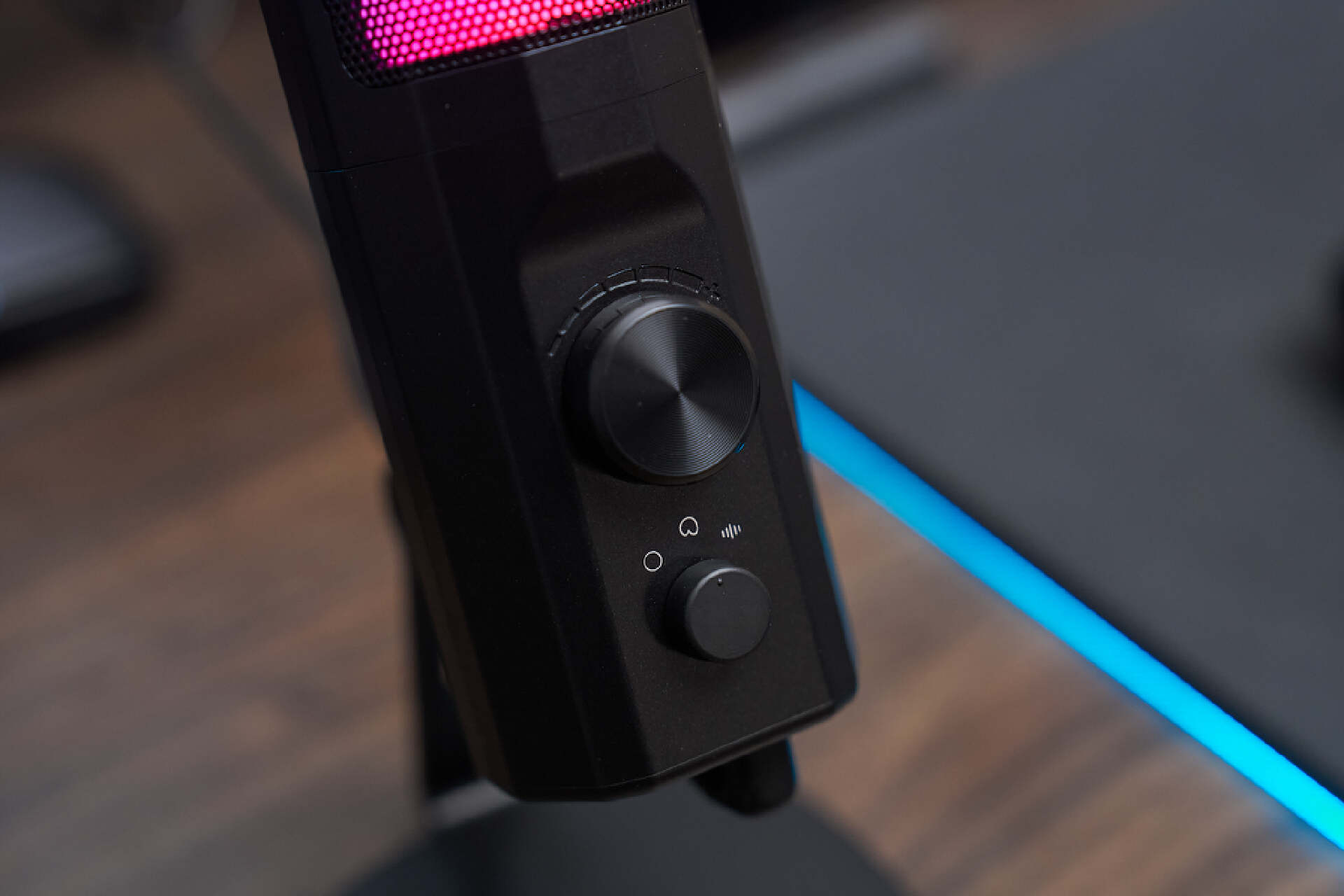 价格亲民的耳机,价格低性价比高又降噪的耳机