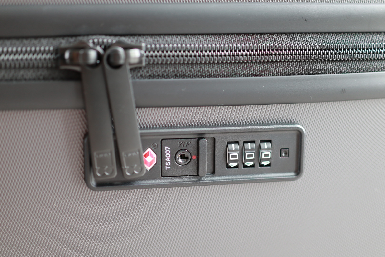 巨能装的行李箱推荐,拉杆箱24寸测评