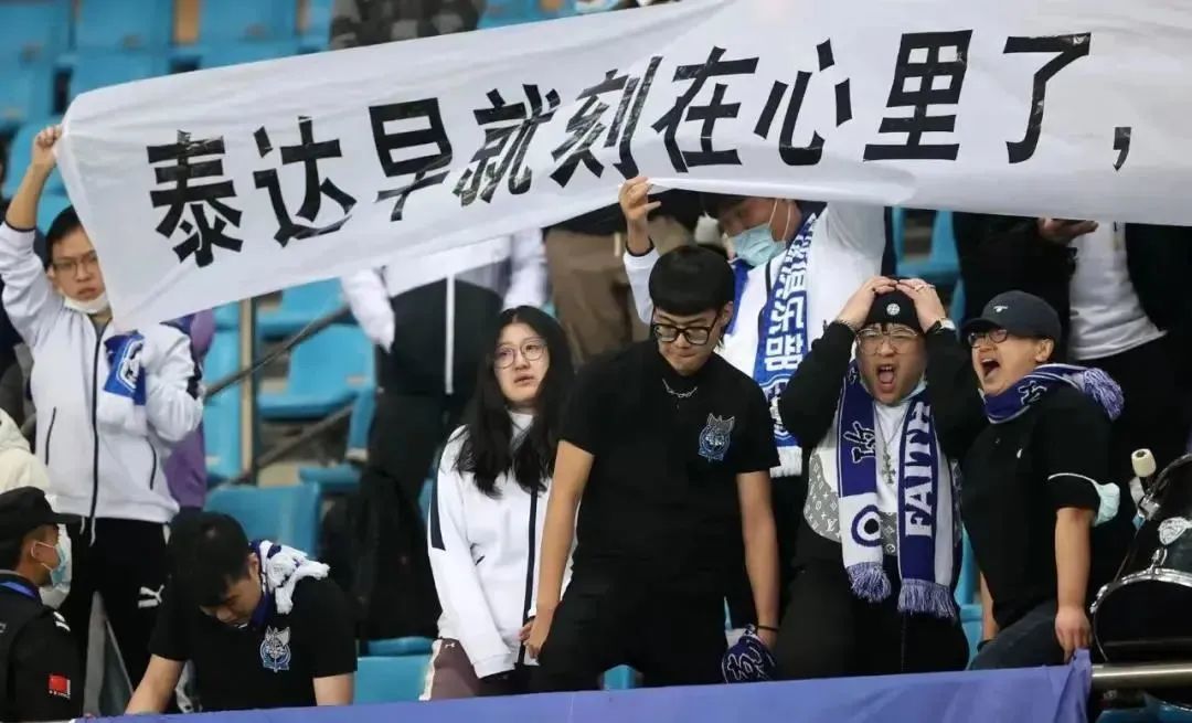 大量游客涌入天津,天津人潮汹涌