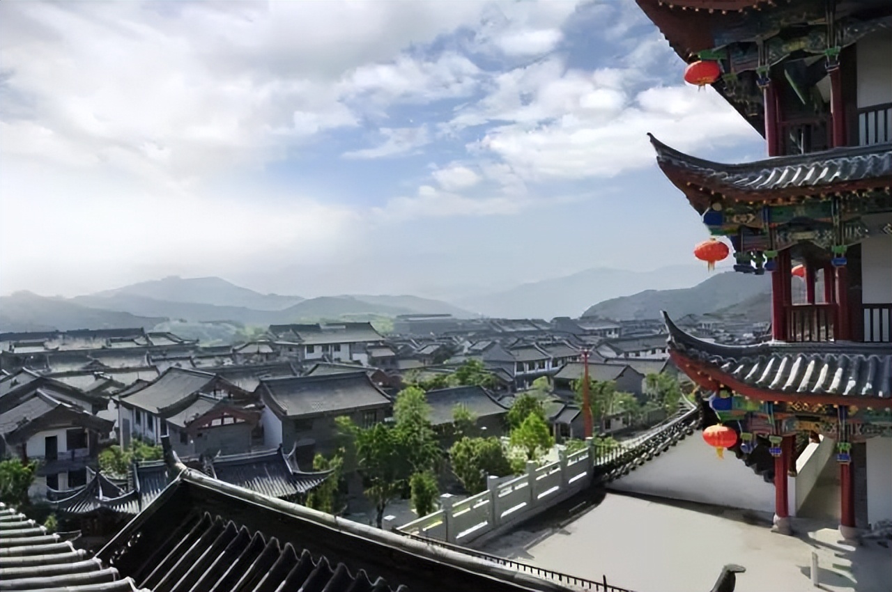 世界上最著名的十大古镇,云南著名古镇景点排名
