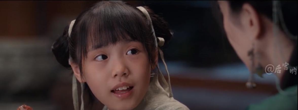 6岁女孩遭亲生母亲虐待,6岁女孩被父母虐待新闻