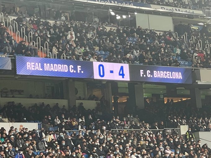 致敬C罗?维尼修斯国家德比禁区跳水,巴萨球员疯狂嘲讽