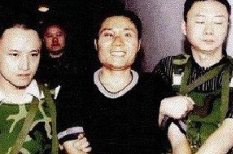 悍匪张君大案纪实,十大悍匪张君杀人案