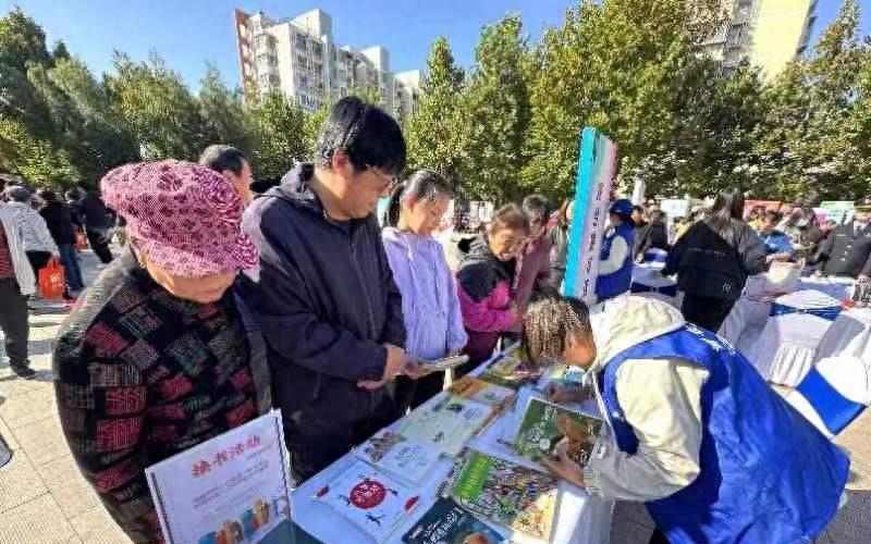 石园街道公益文化节：极致服务！