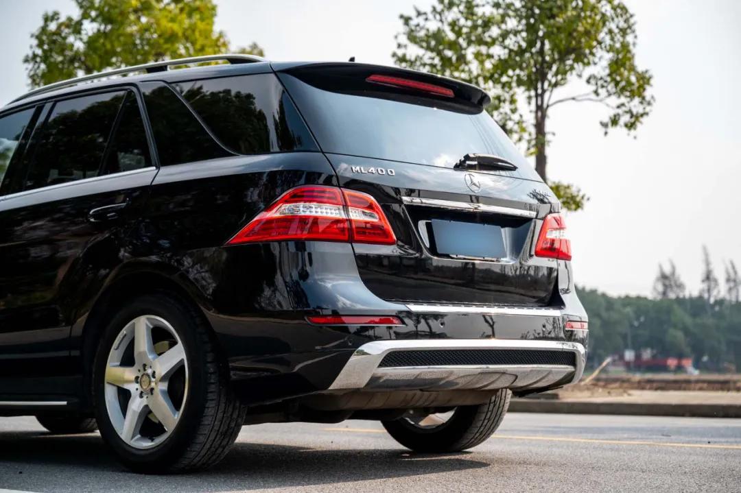 奔驰ml400的二手车实际感受,百万级硬派越野车奔驰ml400