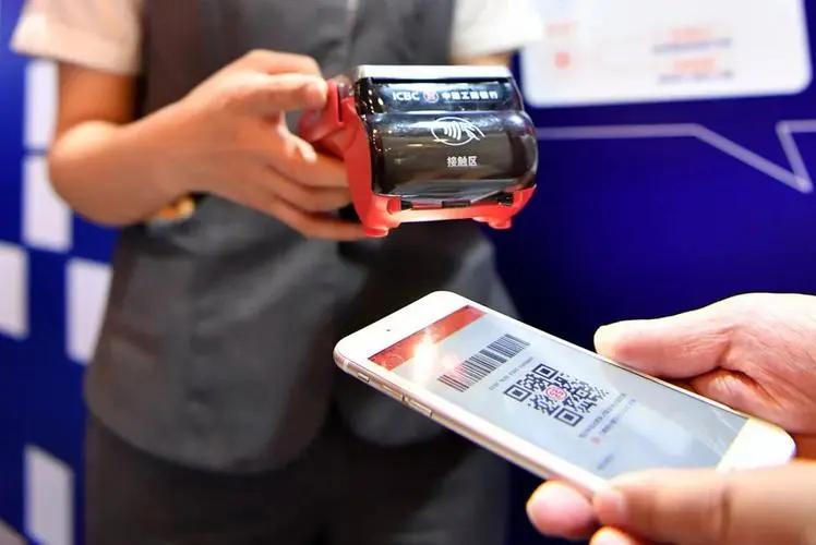 有事没事可以多在手机银行里转转账，这是为何？银行员工说出原因