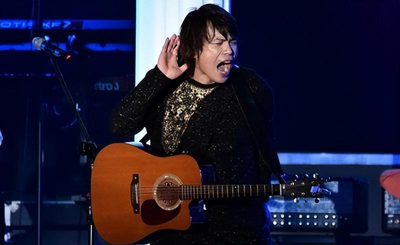 “摇滚皇帝”伍佰，让刘德华狂赚两个亿，大半个乐坛都在向他邀歌