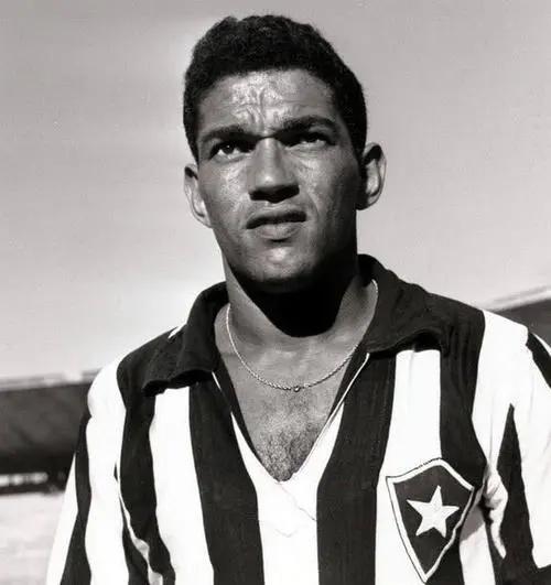 巴西十大传奇足球巨星,巴西著名球星小罗