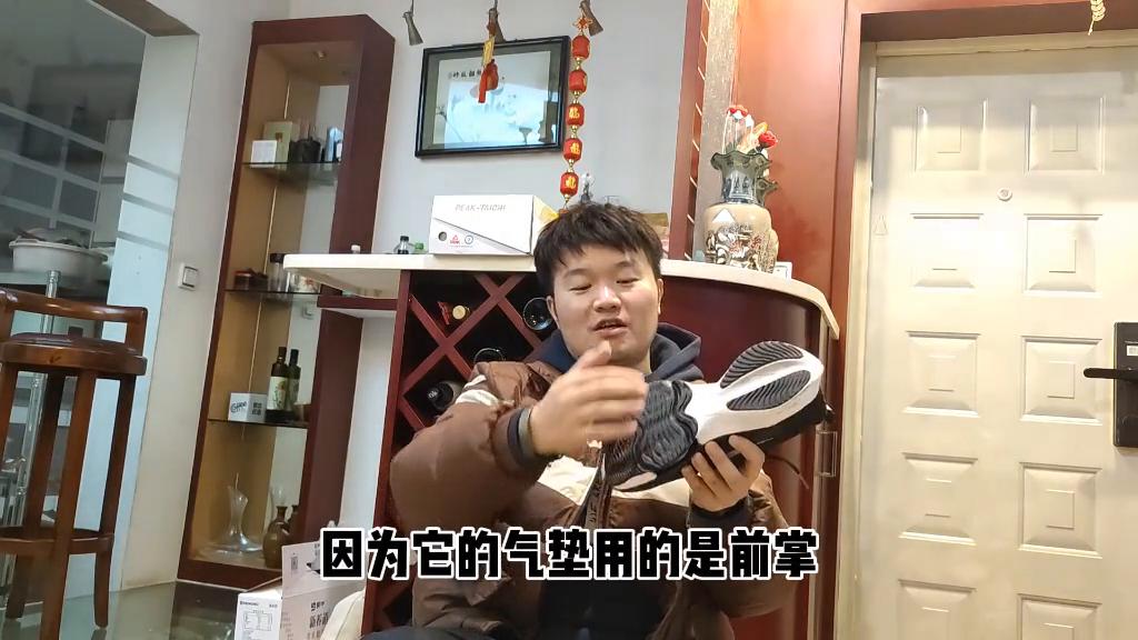 nikezoomx缓震膝盖,nikezoomx跑鞋穿久了会硬吗