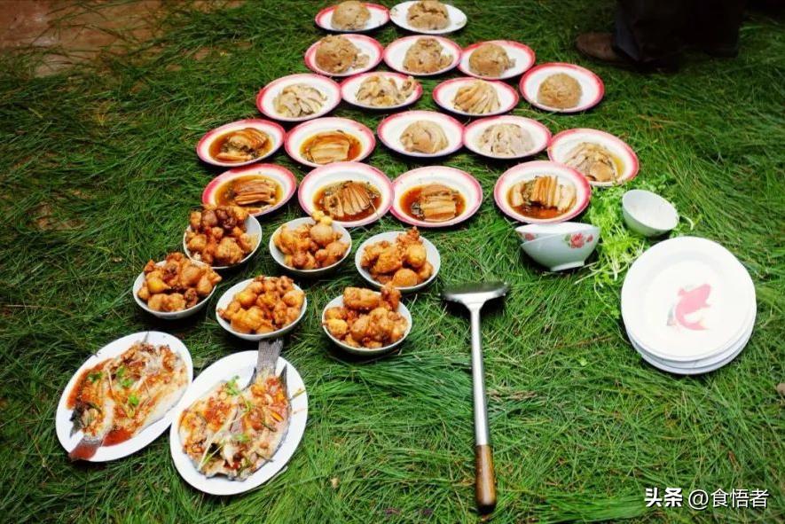 云南哈尼族彝族自治州习俗,云南彝族的特色美食有哪些呢