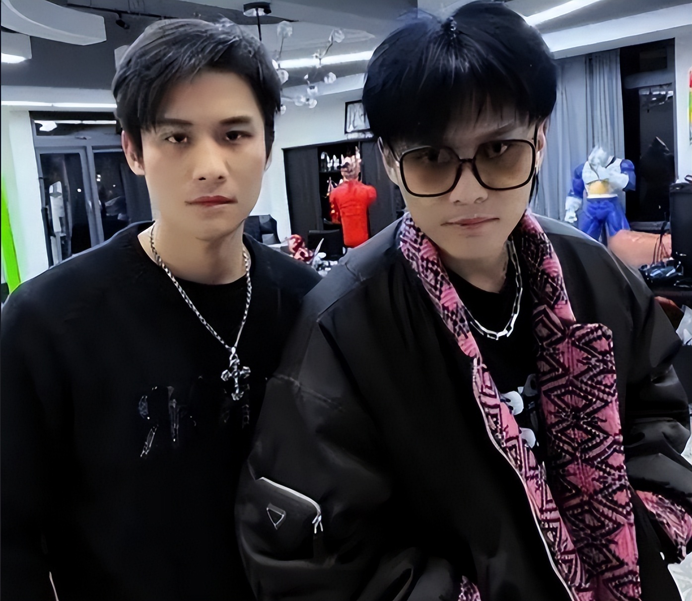 砸1亿买楼、名下多家公司…疯狂小杨哥的资产到底有多惊人?