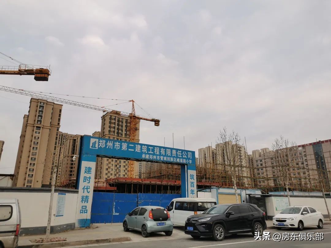 上万户业主只配2所幼儿园，孩子们在小区里野蛮生长到何时？