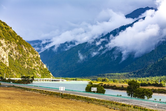 藏东自驾游最佳路线,西藏自驾游攻略