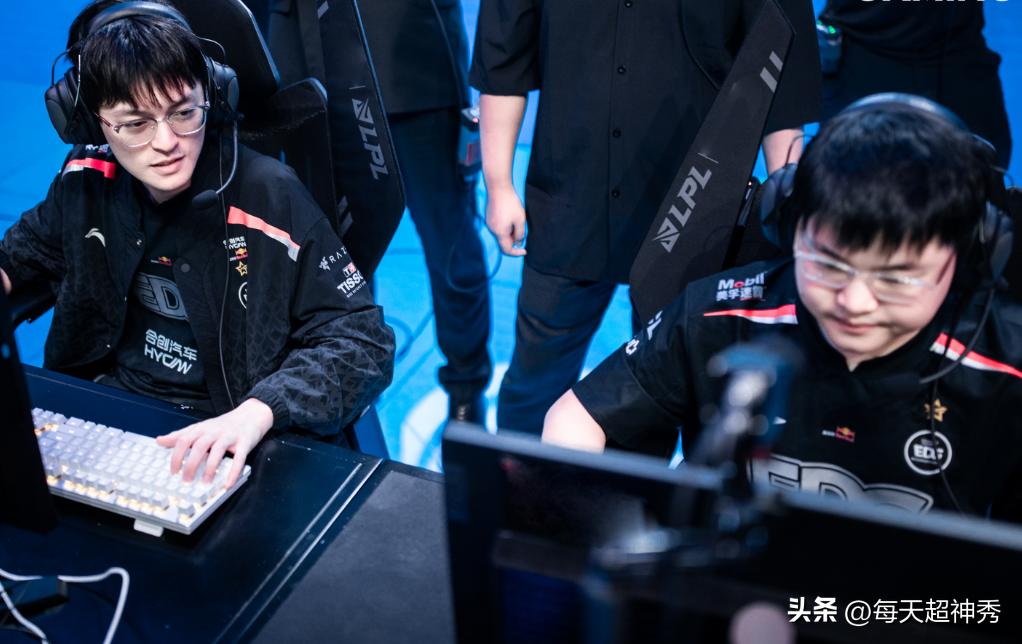 fofo救uzi,fofo重回edg首发mvp