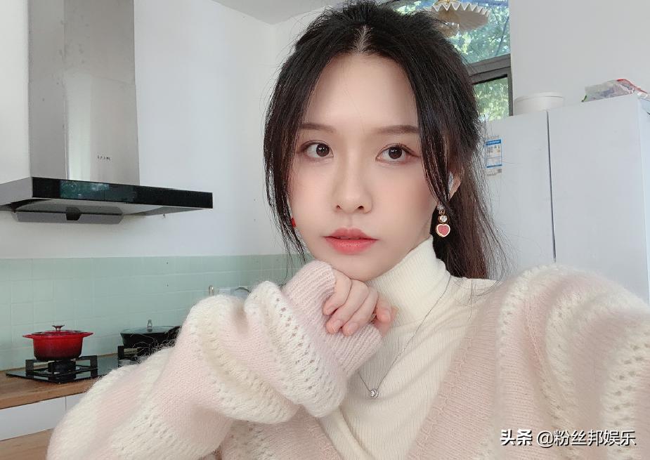 斗鱼节目二珂阿冷,阿冷成新任斗鱼一姐周年庆直播