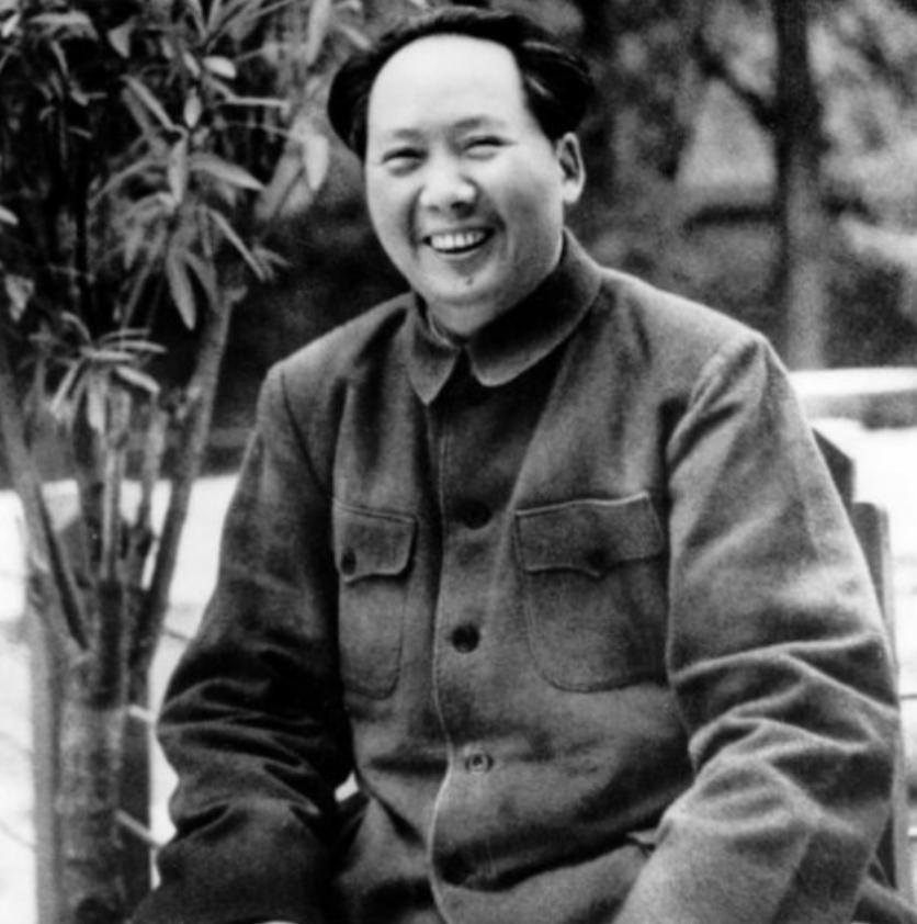 *先念李**抽雪茄，毛主席看了半天：有这么好的烟，怎么不早点拿出来