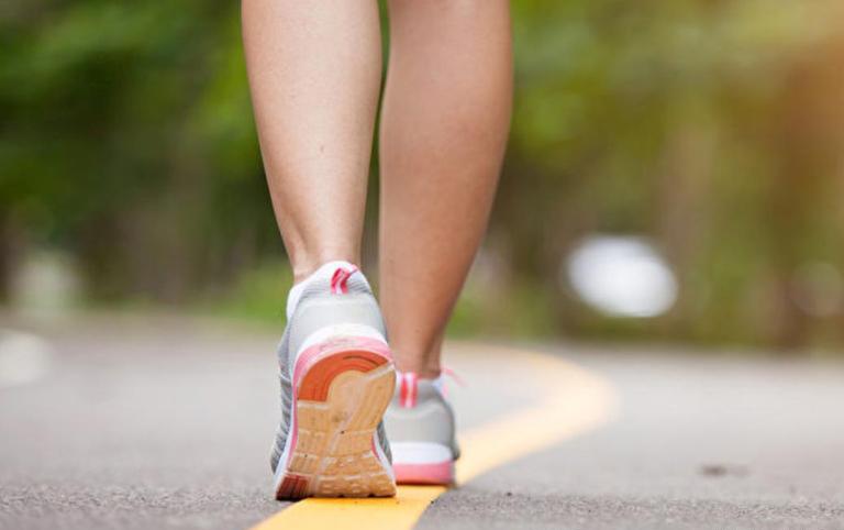 膝盖走路的时候会软一下,走路时膝盖突然闪痛并软了一下