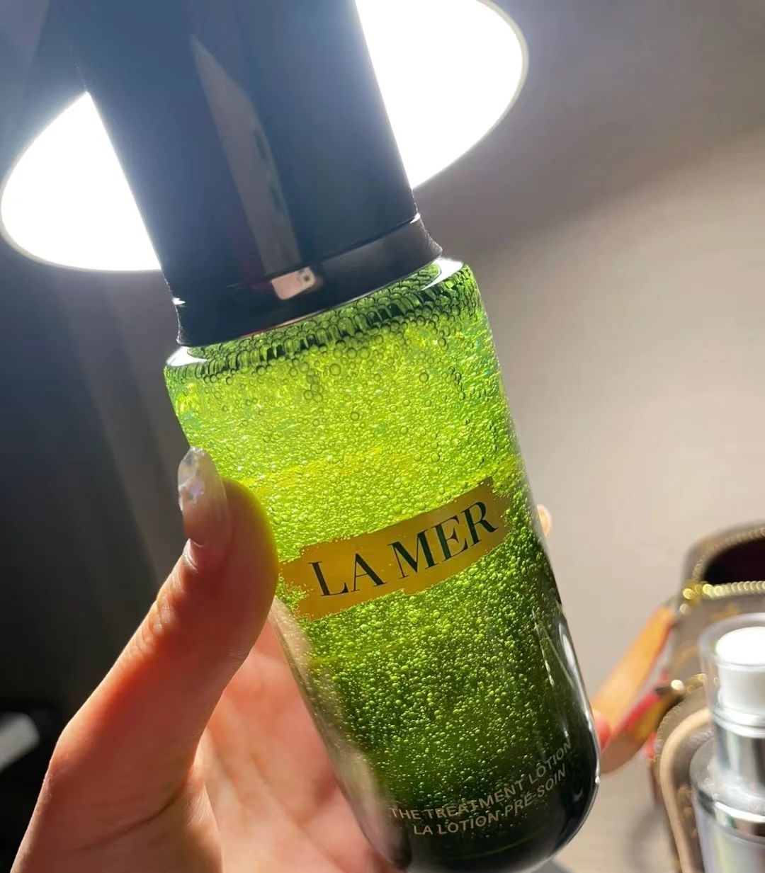 SK2神仙水和海蓝之谜精粹水哪个好用？从成分到功效，教你这样选