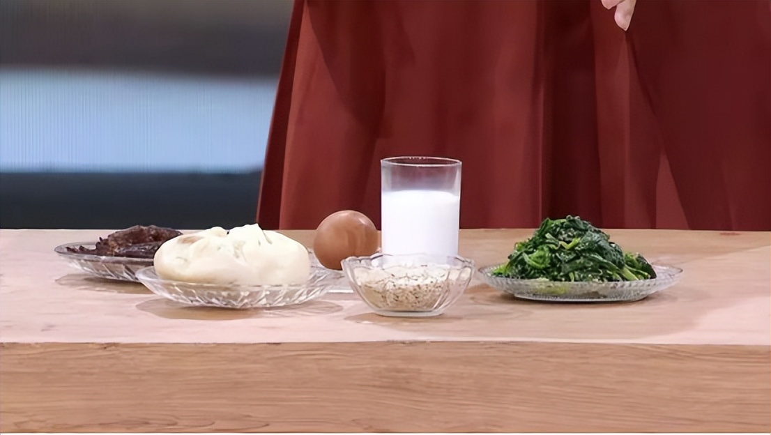 专家喝什么牛奶对身体最好,专家谈牛奶危害小孩