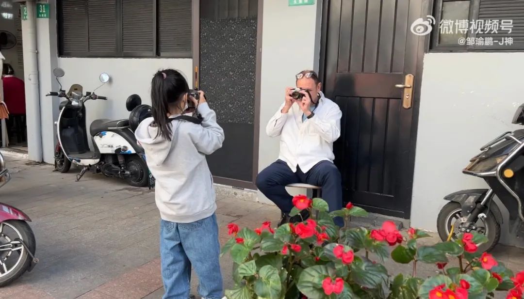 拍欧阳娜娜的小摄影师,年龄最小的摄影网红