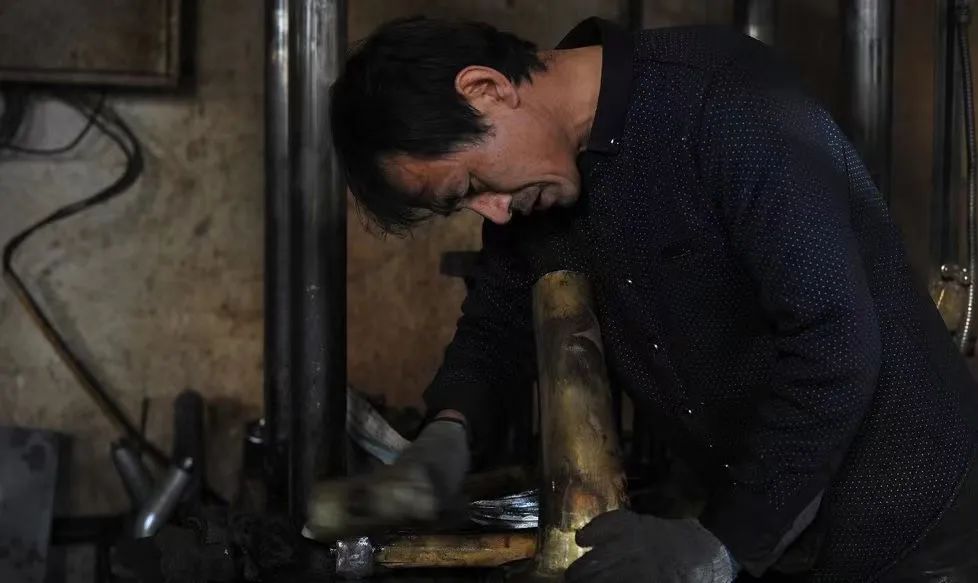 流水线上的乐章：承包了全世界一半乐器的中国小镇们