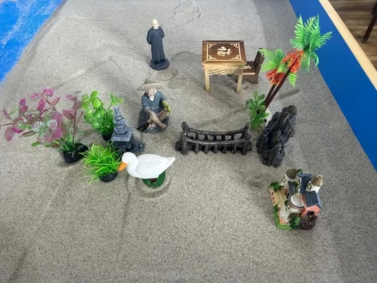 打开身心灵I康华康复医院即将为特殊儿童开启《沙盘游戏》课程