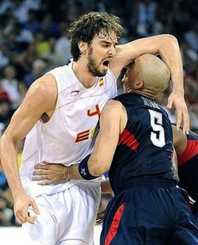 赛场上搞笑的瞬间救人,职业赛场上的十大爆笑场面