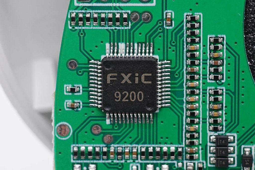 磁吸无线充电宝拆机测评,苹果原装磁吸充电器拆解