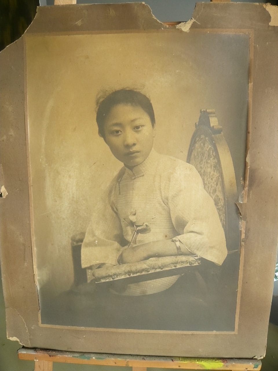 父亲死后，卢小嘉专吃有夫之妇软饭，骗完一个又一个，结局很潇洒