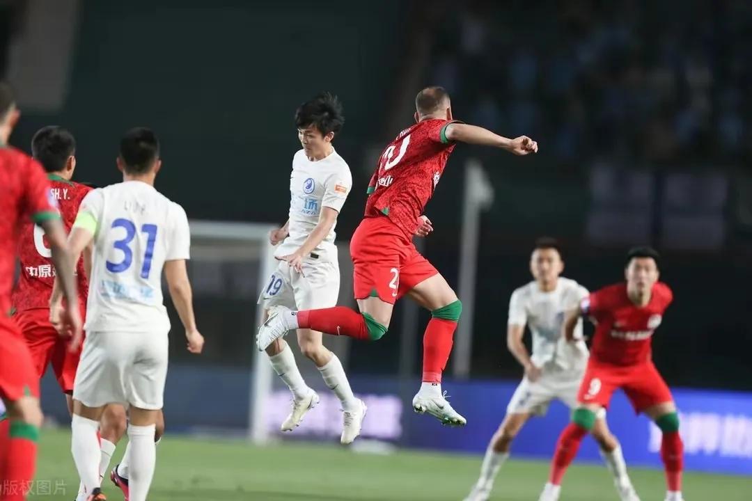 中超足球3:3,中超山东泰山2-1武汉三镇赛后