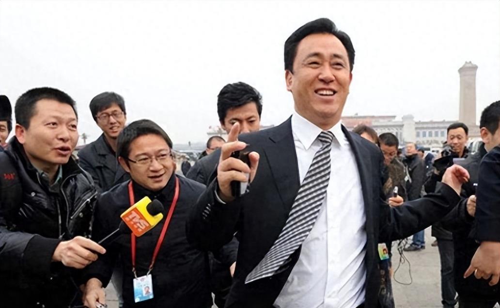 许家印歌舞团队演员照片,许家印歌舞团队演员状况